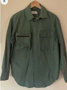 NWT Aritzia TNA Bel Air utility shirt jacket size 1/S snap button green